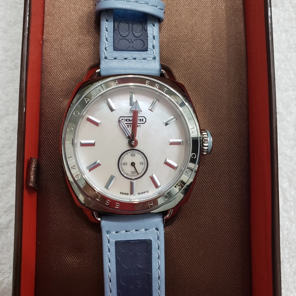 Watch - Picture 3 of 5